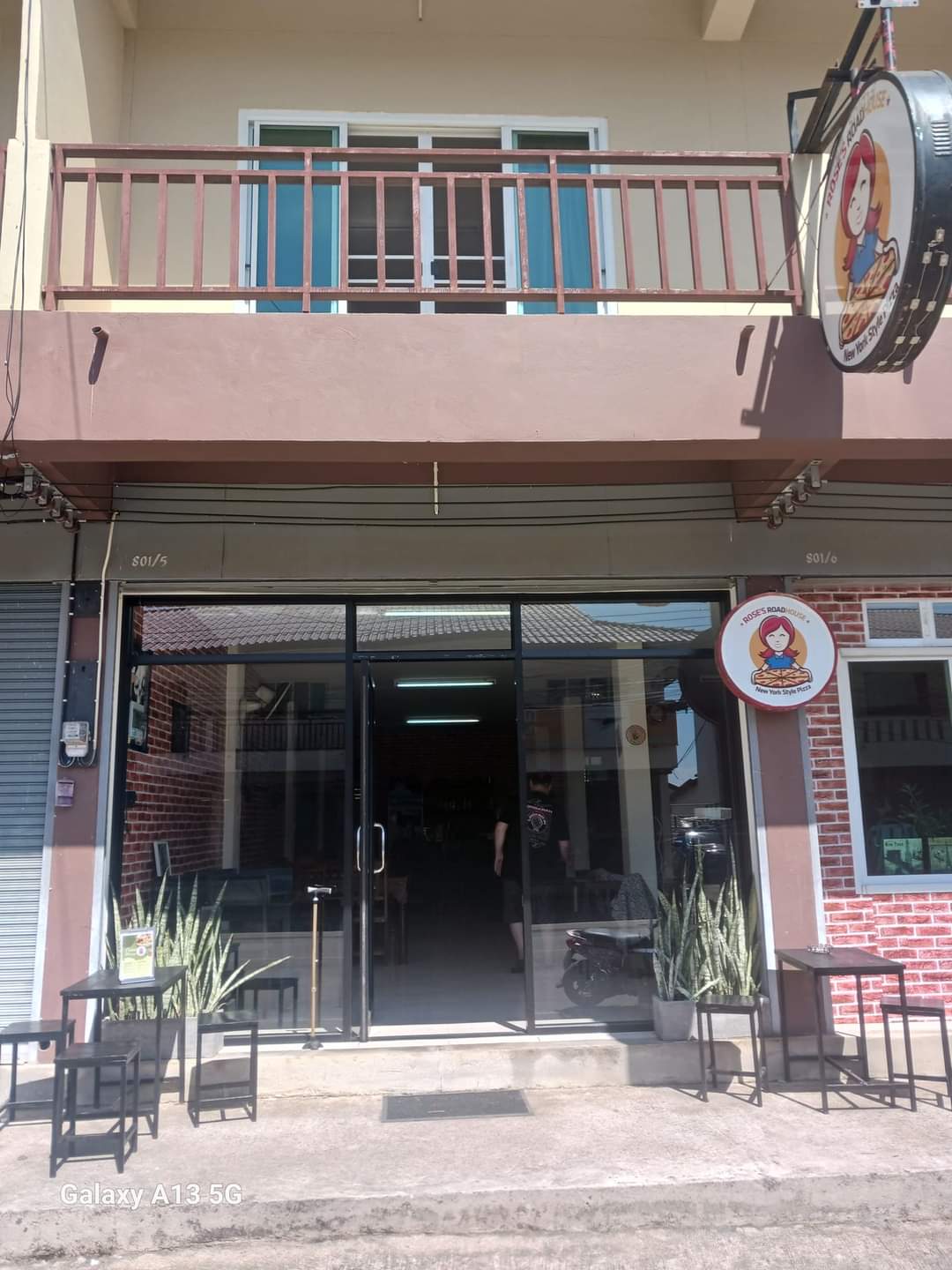 The Rose's Roadhouse storefront in Pai